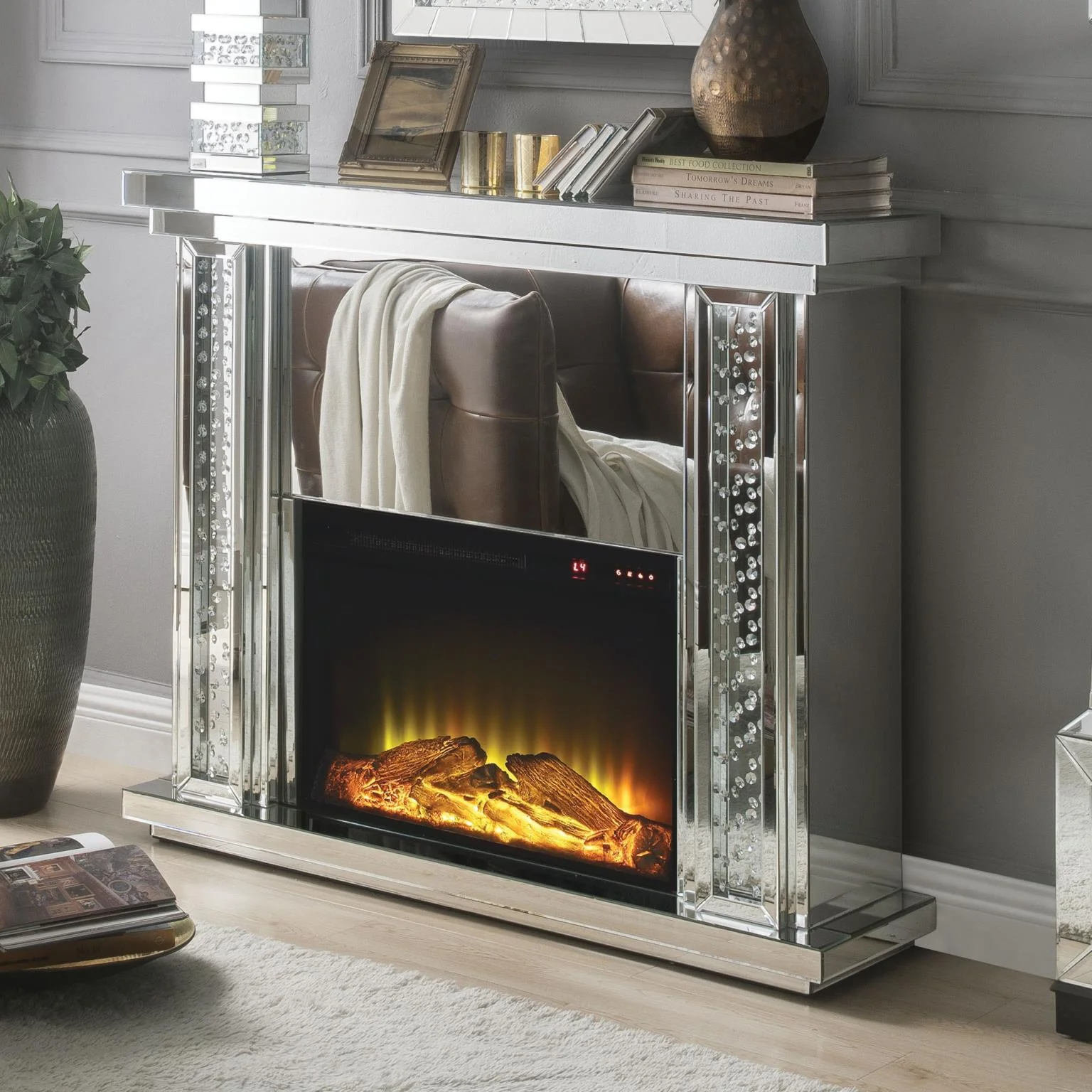 Demoiselle - II Fireplace - Image 2