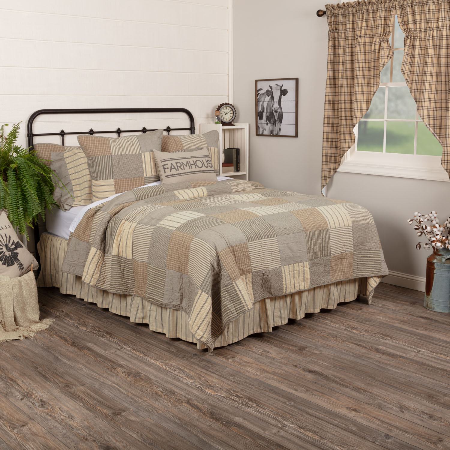 Kiraly Utca Luxury King Quilt - Charcoal
