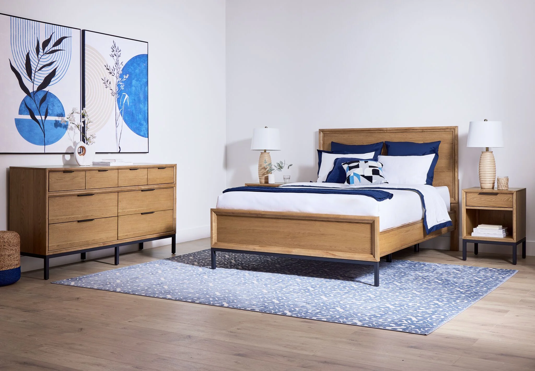 Feeling Connected - Newport 6 - Piece Queen Bedroom Package - Oak and Black - Image 2